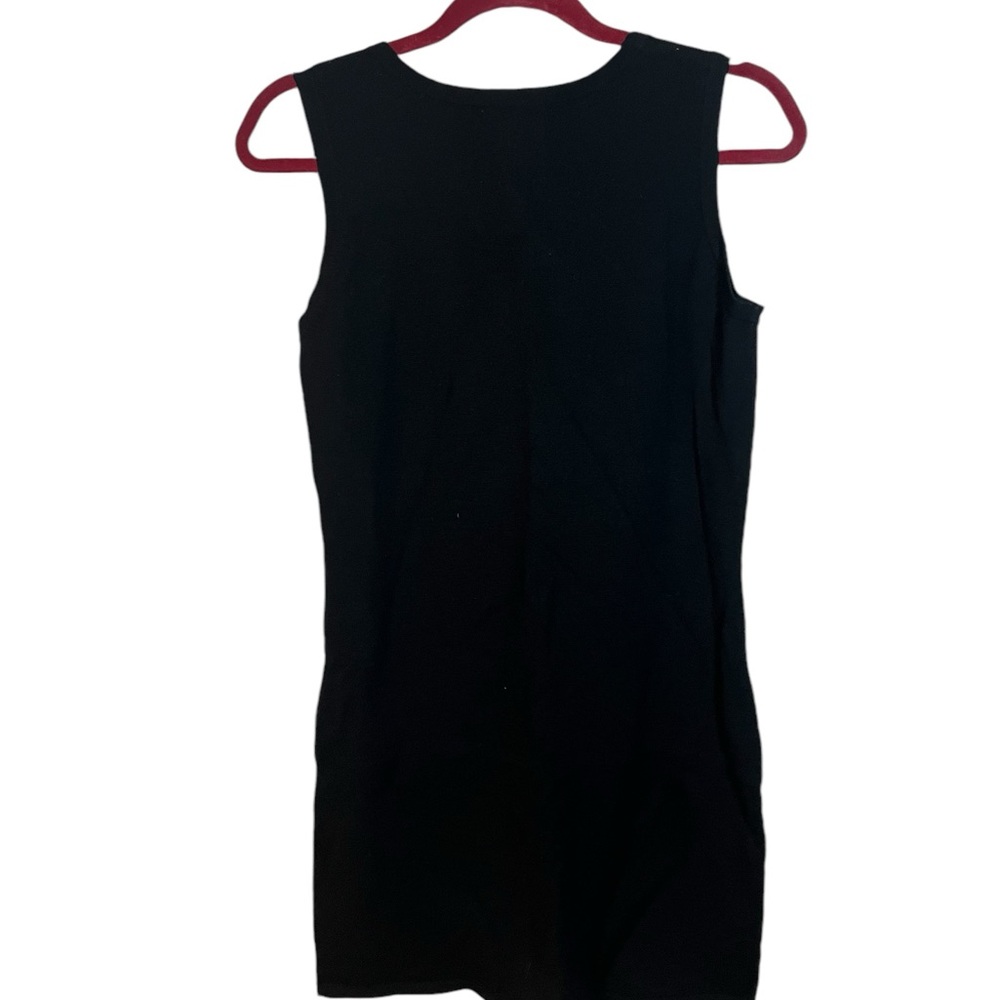 A cute dress in merino wool.  It’s black and a size medium - Picture 5 of 6